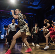 Apollo Swing Laura